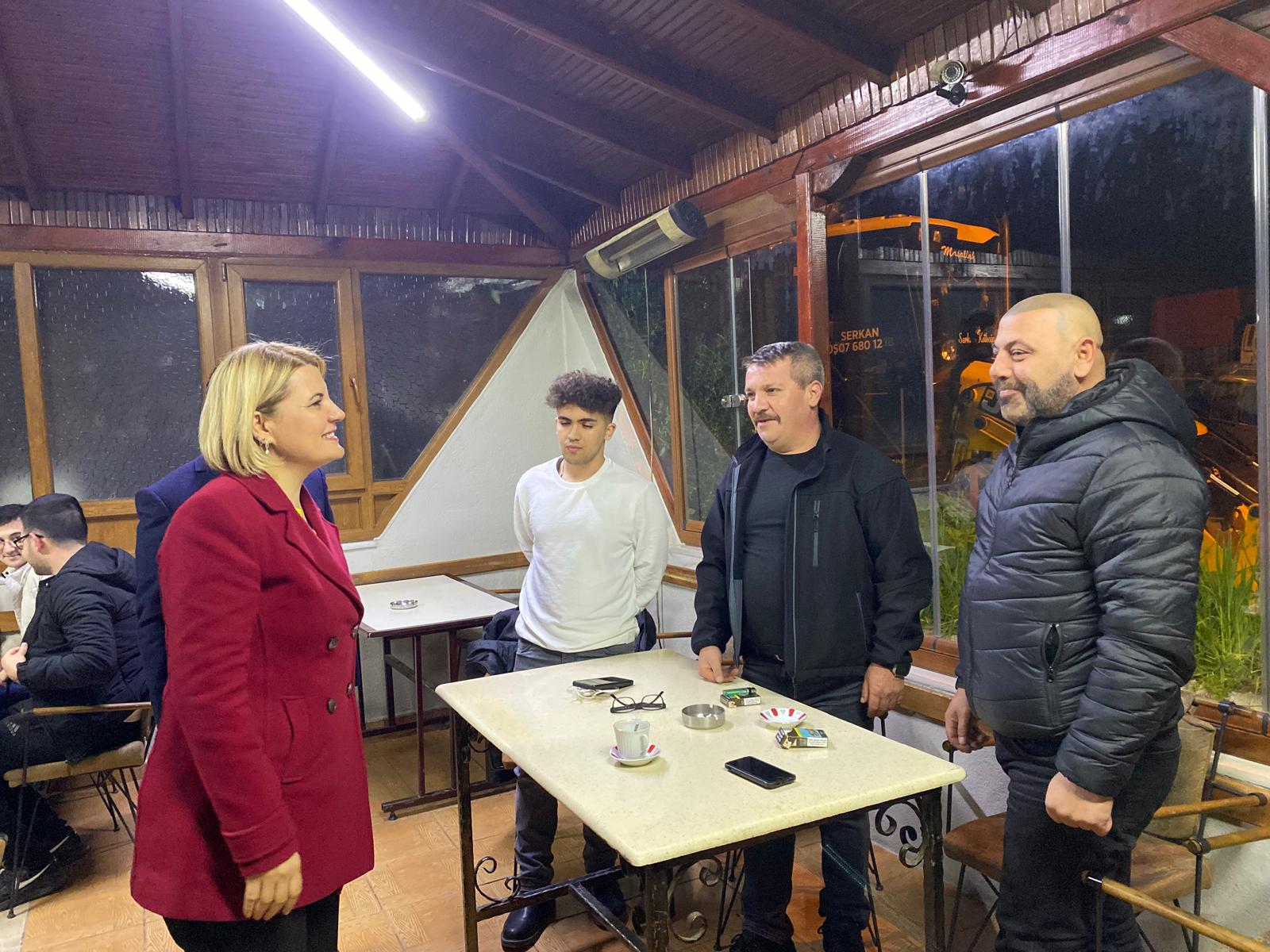 Başkan Hürriyet, Tepeköy Kemer Camii’nde teravih namazı sonrası cemaat ile buluştu (4)
