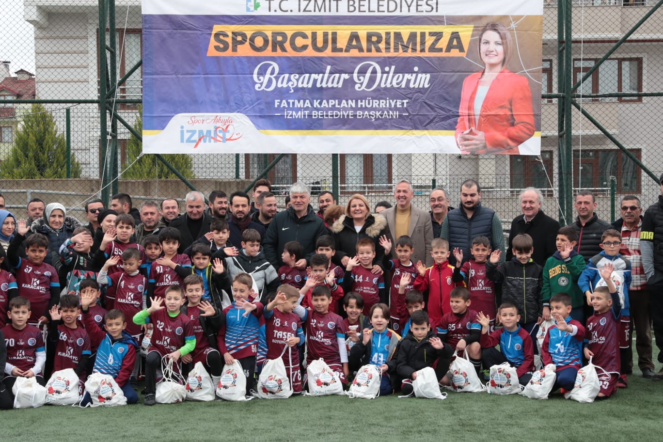 Başkan Hürriyet Yeşilovaspor Kulübünü ziyaret etti (1)
