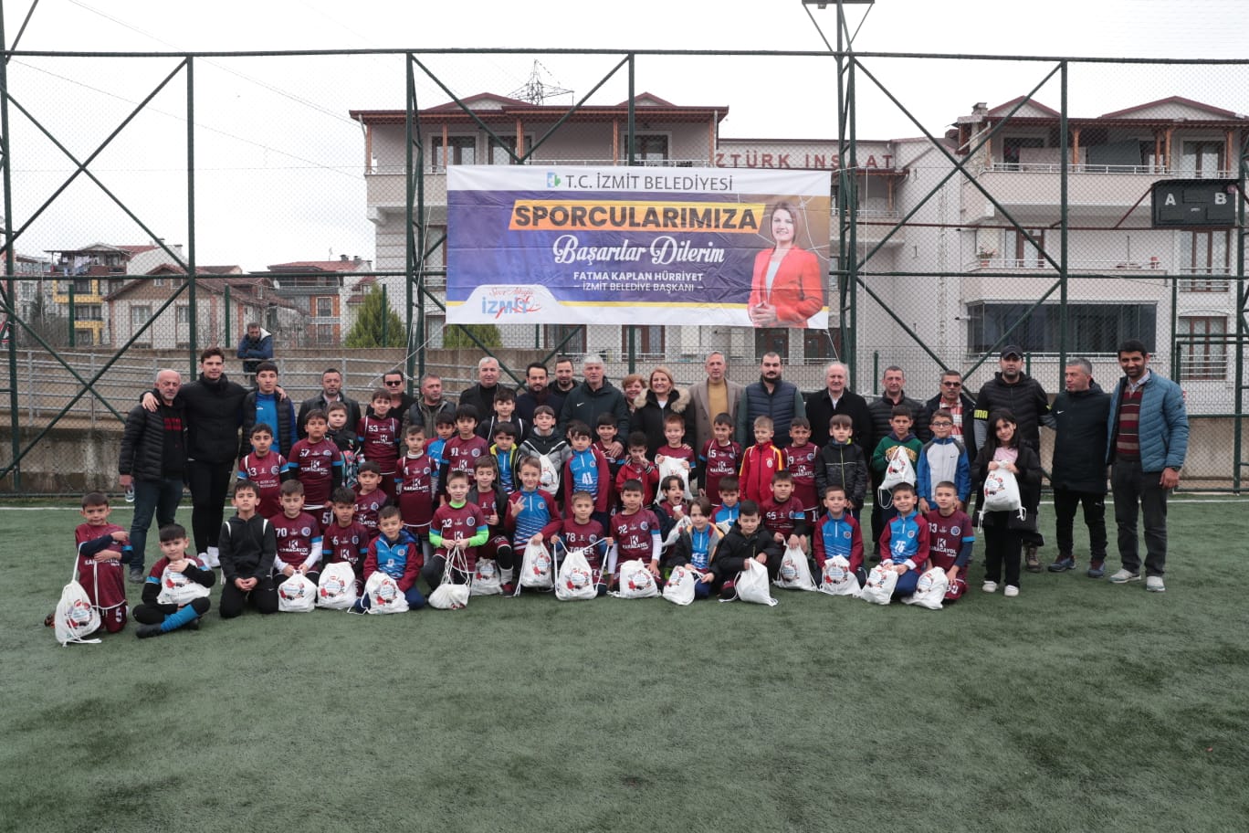 Başkan Hürriyet Yeşilovaspor Kulübünü ziyaret etti (3)