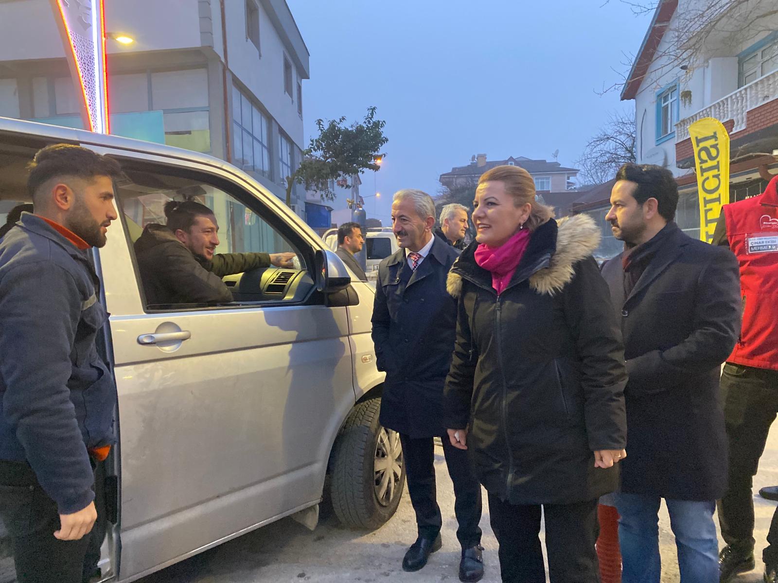 Başkan Hürriyet, bugün de sabahın ilk ışıklarıyla Alikahya’da işçilerle buluştu (12)