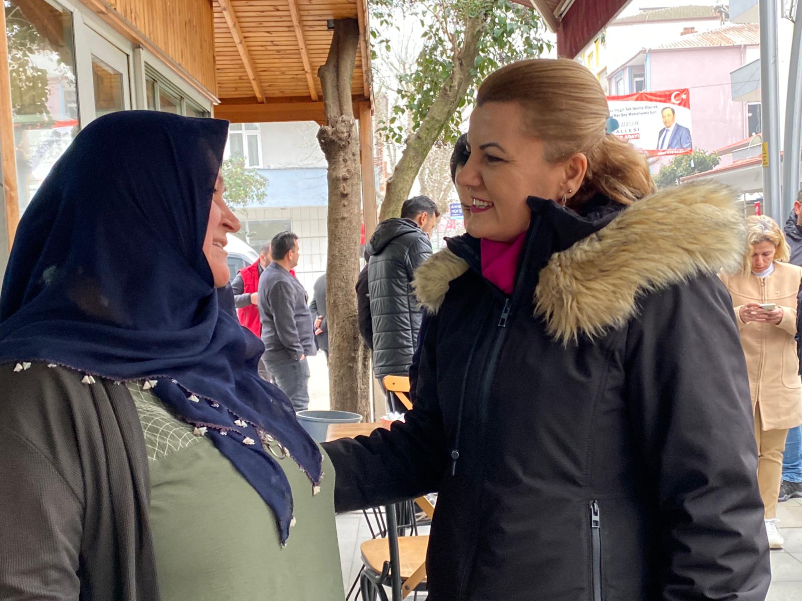 Başkan Hürriyet, bugün de sabahın ilk ışıklarıyla Alikahya’da işçilerle buluştu (2)
