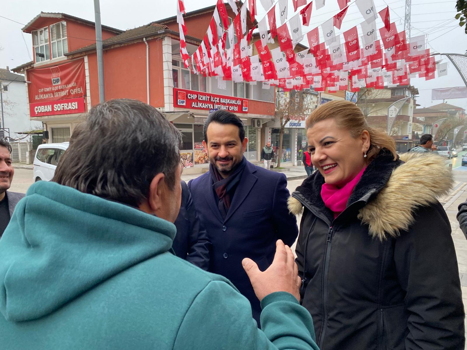 Başkan Hürriyet, bugün de sabahın ilk ışıklarıyla Alikahya’da işçilerle buluştu (6)