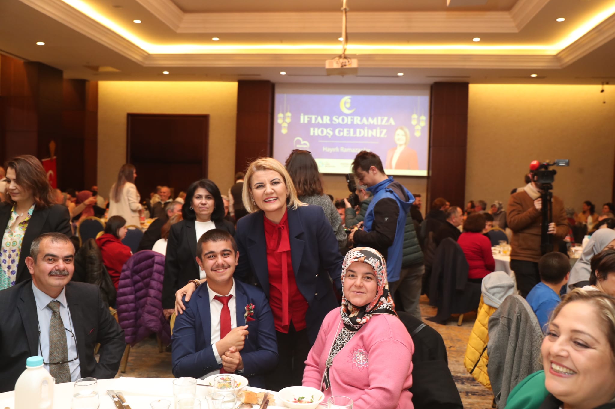 Başkan Hürriyet, engelli dernekleri ile iftar sofrasını paylaştı (5)