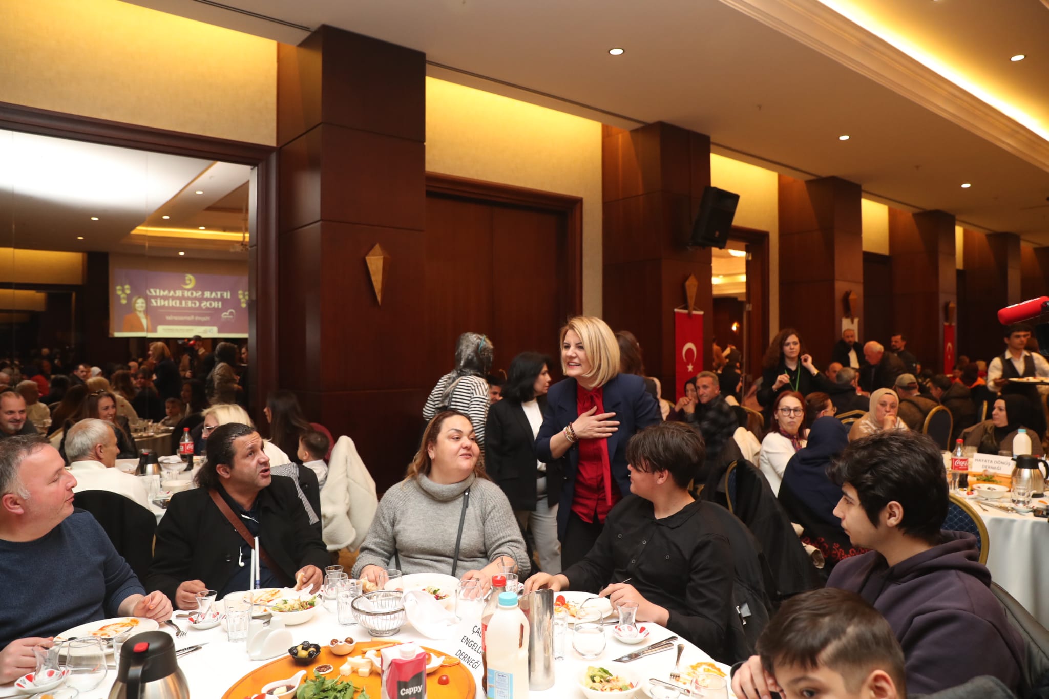 Başkan Hürriyet, engelli dernekleri ile iftar sofrasını paylaştı (6)