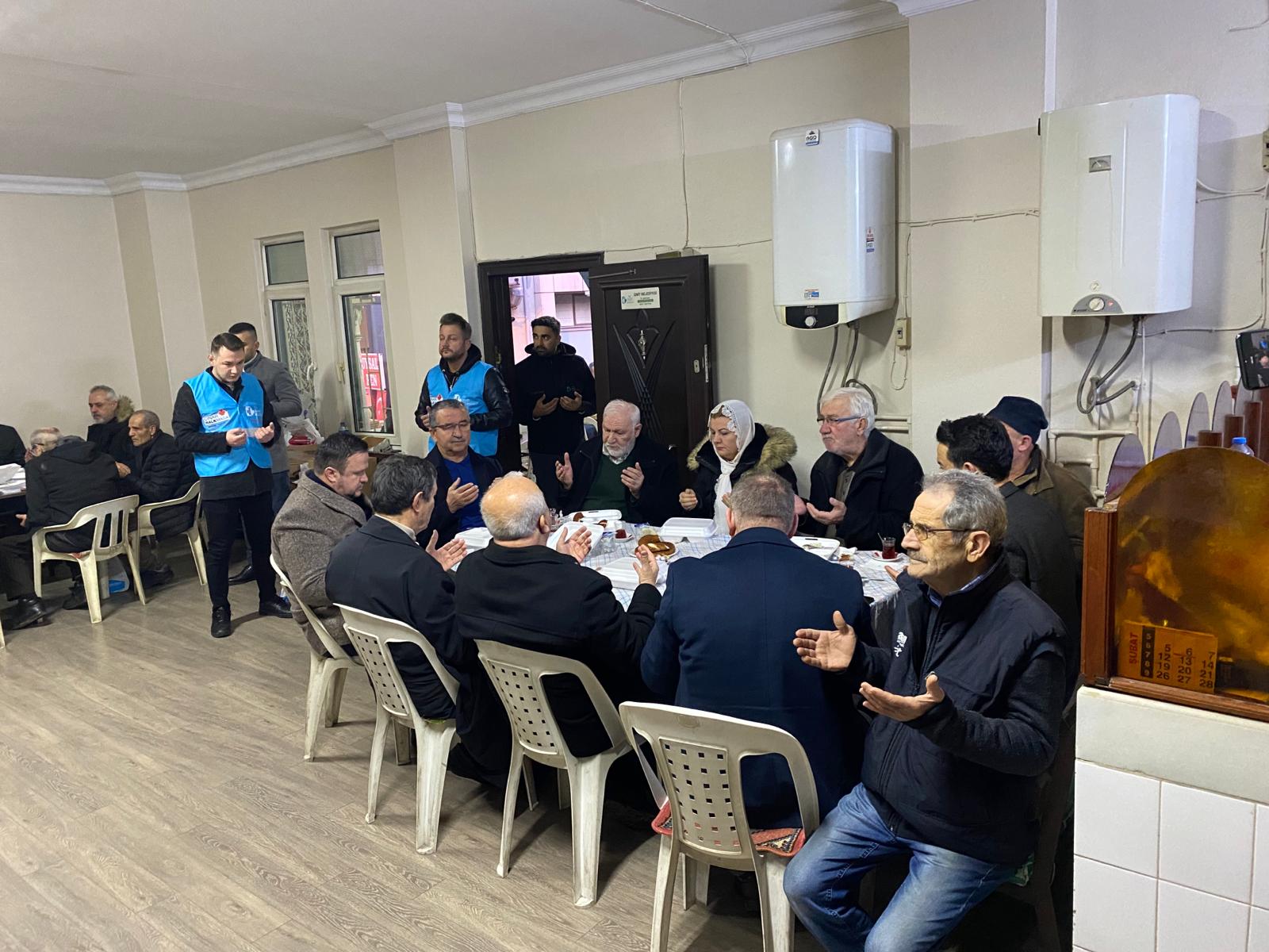 Baskan Hürriyet, hafta sonu mesaisine Zincirlikuyu Camii'nde basladi (3)