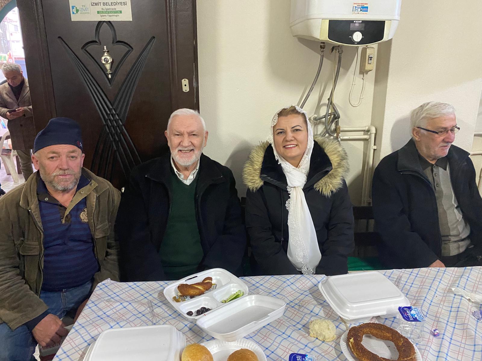 Baskan Hürriyet, hafta sonu mesaisine Zincirlikuyu Camii'nde basladi (6)
