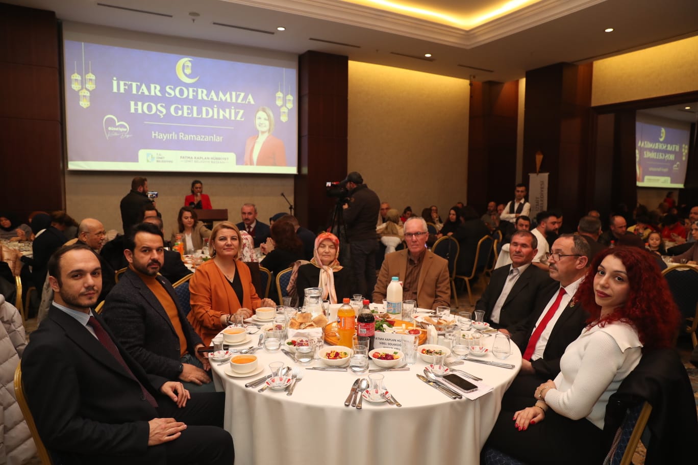 Başkan Hürriyet, şehit aileleri ve gazilerle İftar programında buluştu (15)