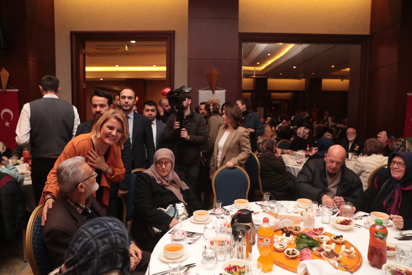 Başkan Hürriyet, şehit aileleri ve gazilerle İftar programında buluştu (2)