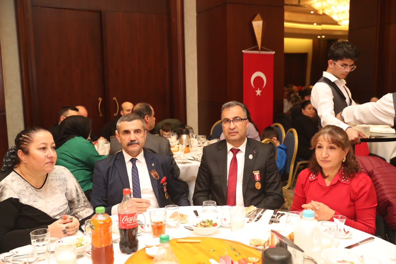 Başkan Hürriyet, şehit aileleri ve gazilerle İftar programında buluştu (5)