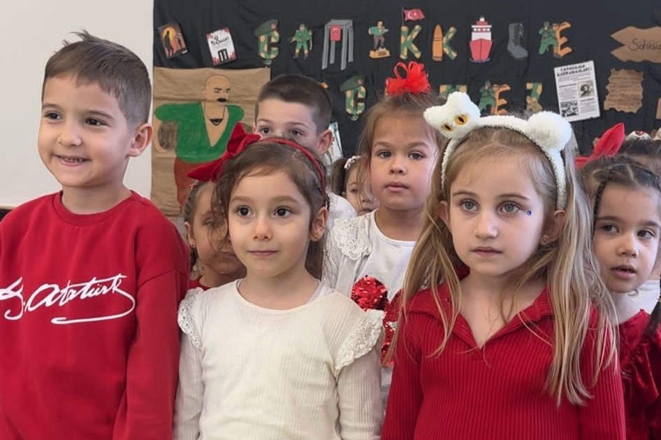 Çinar Çocuk Evleri'nin minikleri Çanakkale Zaferini büyük bir heyecanla kutladi (1)