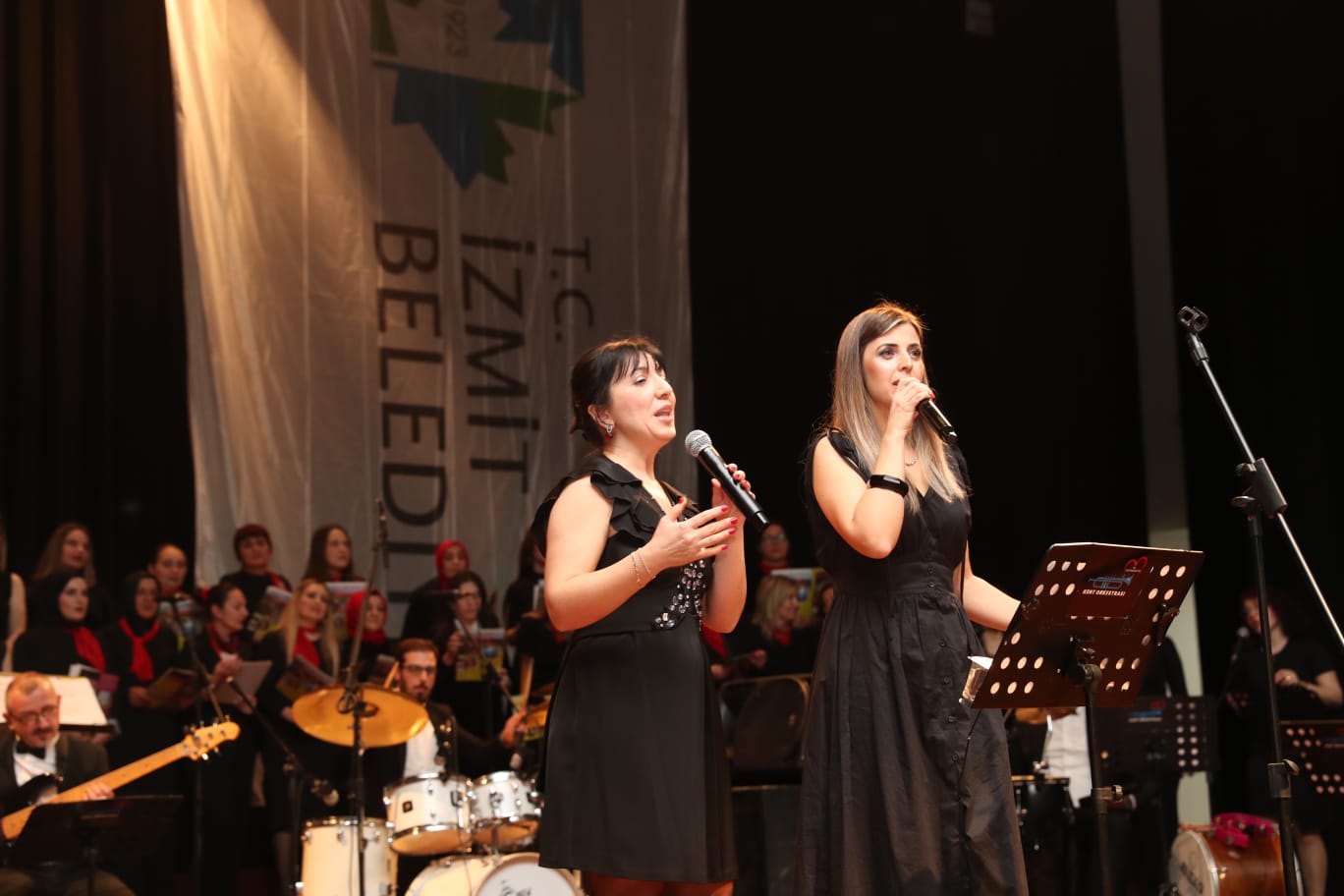 Cumhuriyet Kadınları Korosundan muhteşem konser (4)