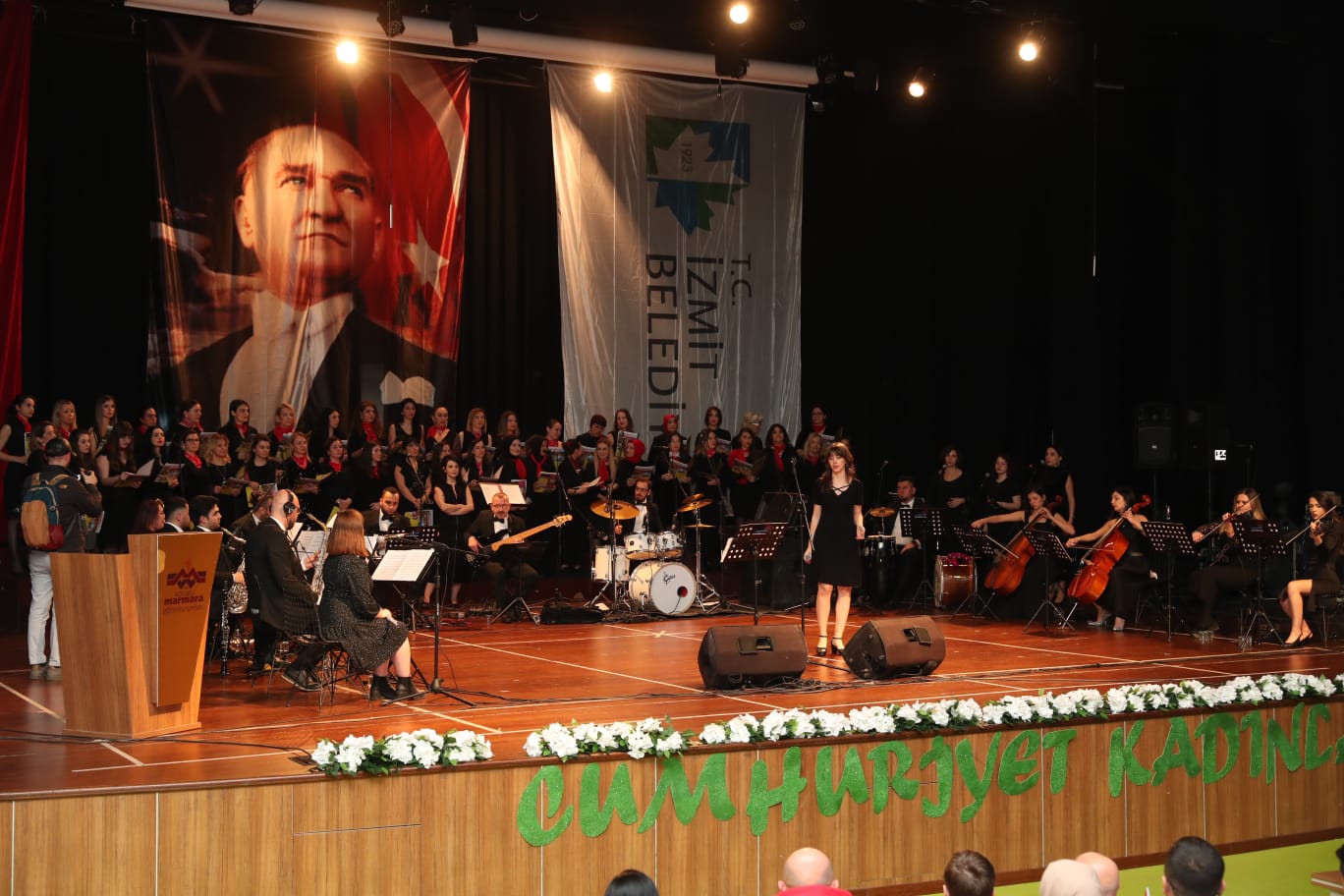 Cumhuriyet Kadınları Korosundan muhteşem konser (5)