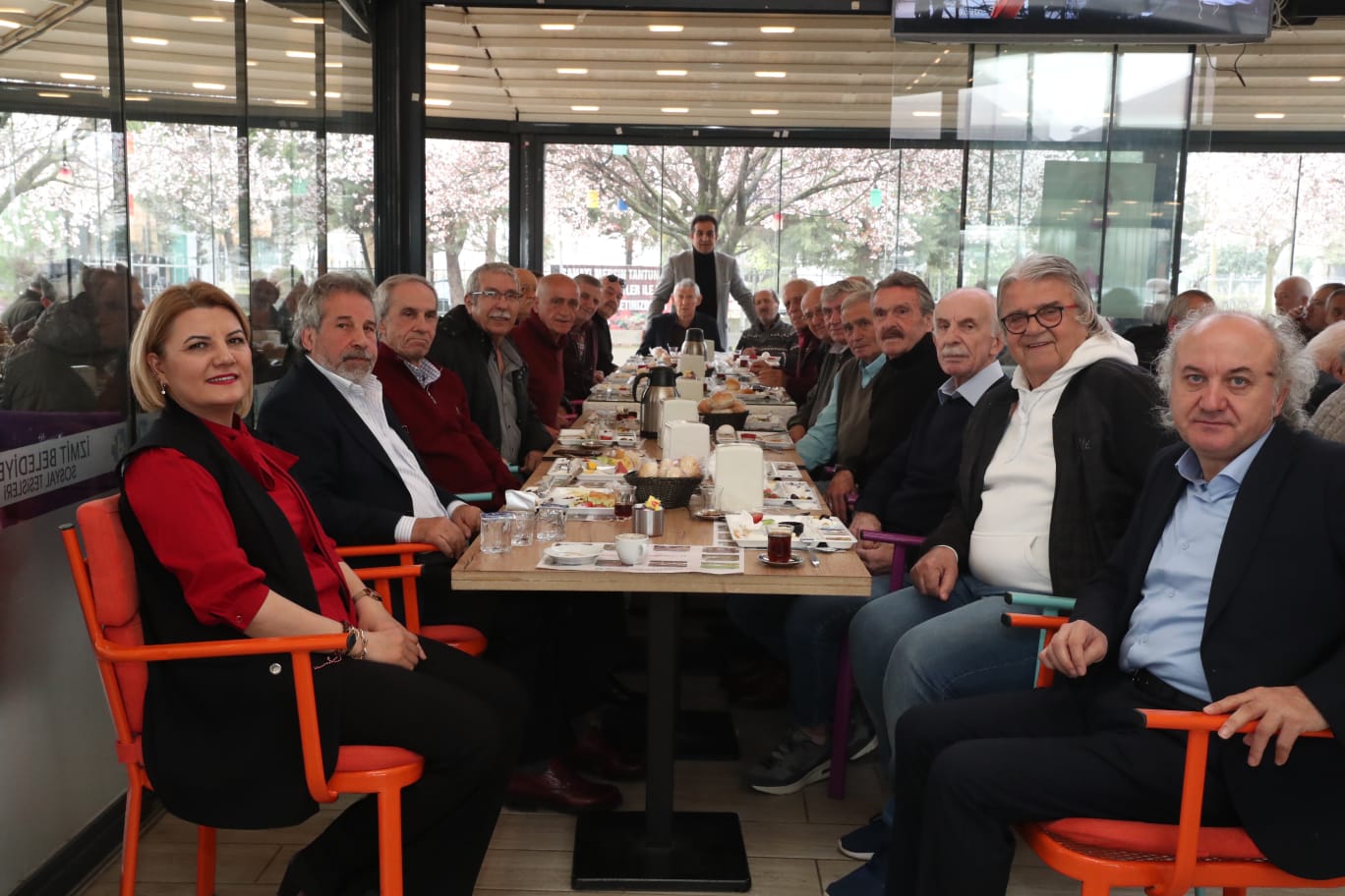 Hürriyet 68 Kusagi Genç Karma Futbolculari ile bulustu (7)