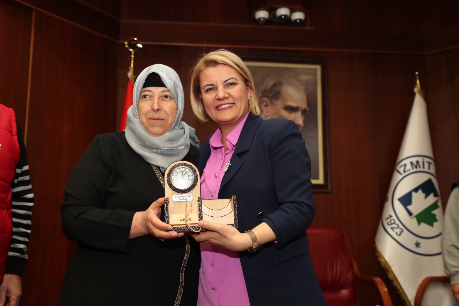 Hürriyet 8 Martta izinli olan kadin emekçilerle bulustu (2)