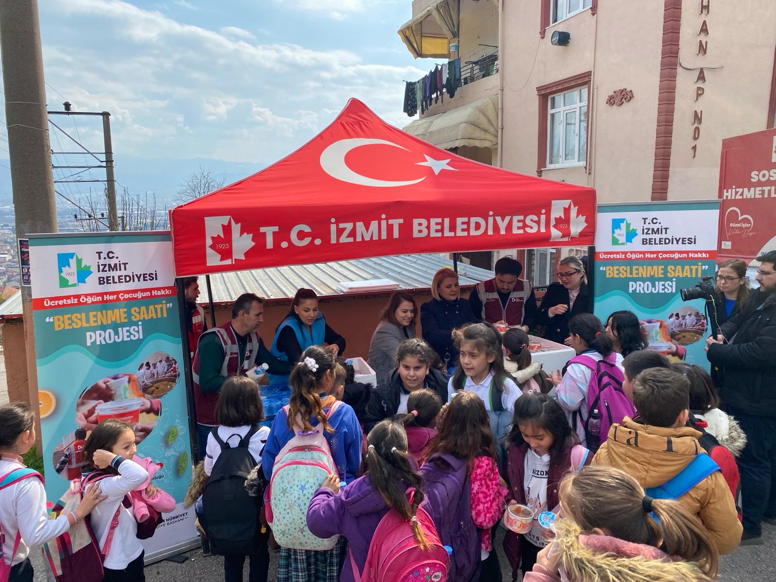 Hürriyet, `Beslenme Saati' farkindaligina Ibrahim Süreyya Yigit Ilkokulu'nda devam etti (1)