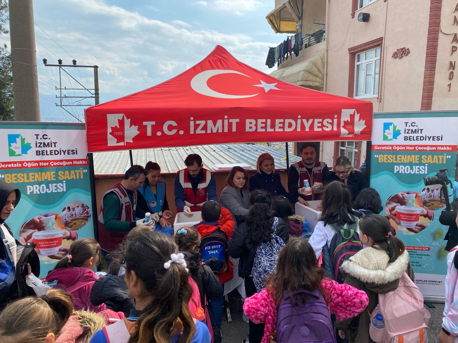 Hürriyet, `Beslenme Saati' farkindaligina Ibrahim Süreyya Yigit Ilkokulu'nda devam etti (2)
