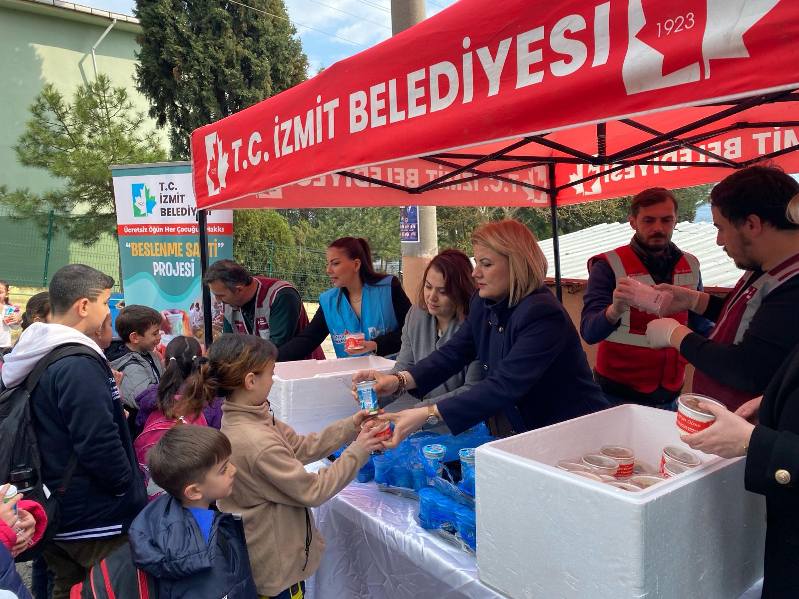 Hürriyet, `Beslenme Saati' farkindaligina Ibrahim Süreyya Yigit Ilkokulu'nda devam etti (4)