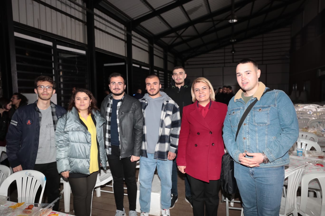 Hürriyet iftar sonrası Umuttepe’de gençlerle buluştu (4)