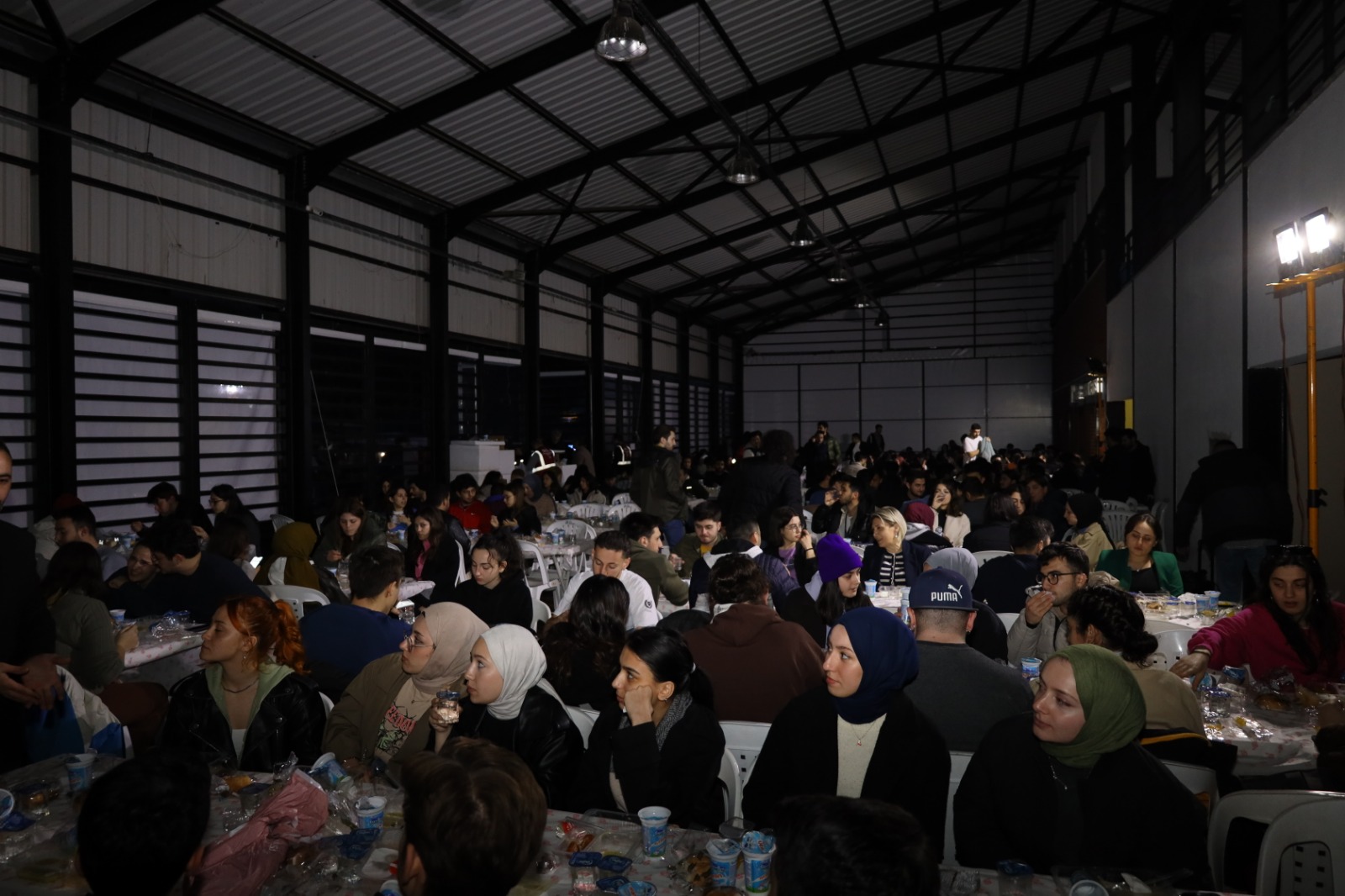 Hürriyet iftar sonrası Umuttepe’de gençlerle buluştu (5)
