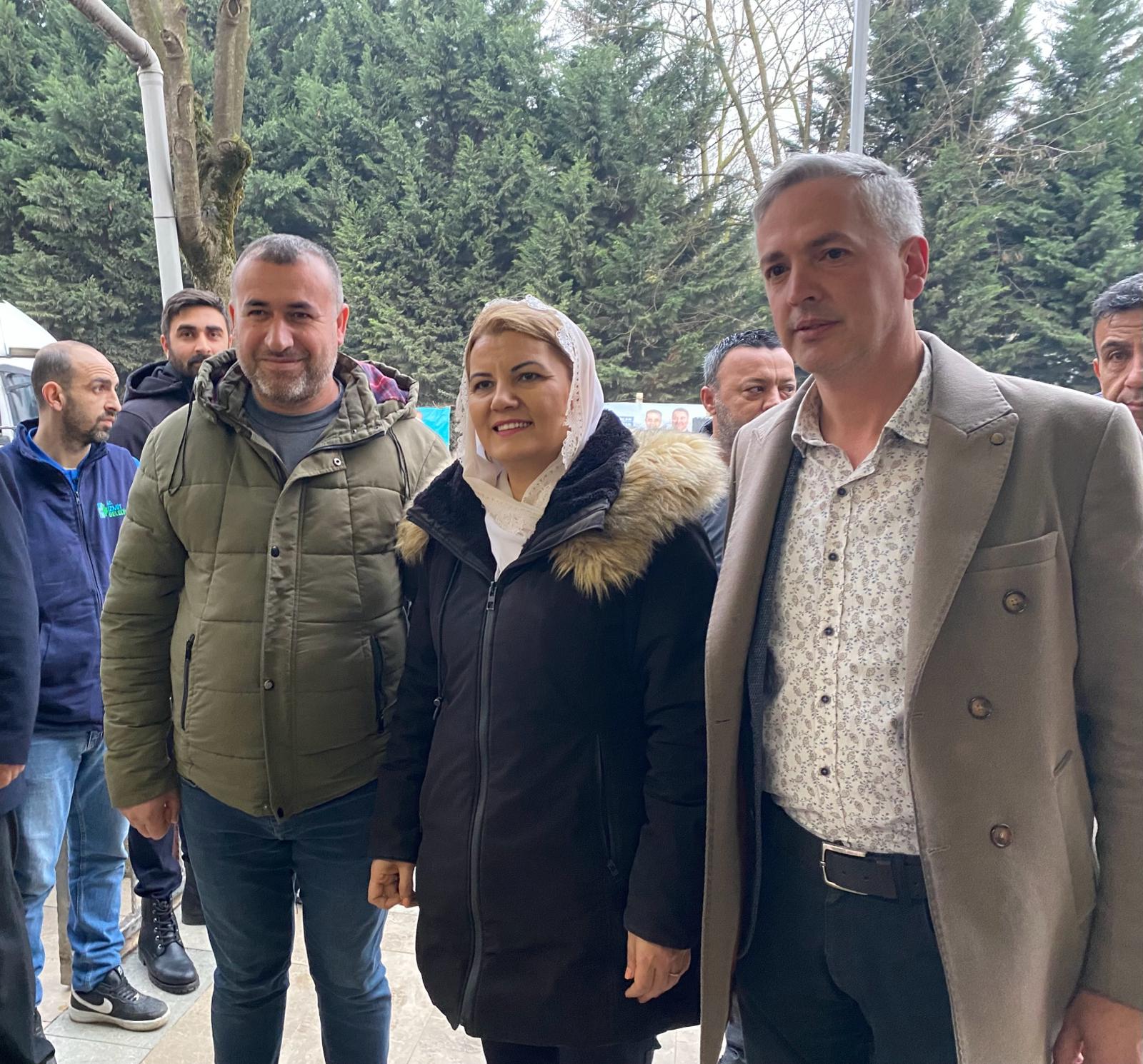 Hürriyet sabah namazı sonrası Yeşilova Merkez Camii cemaatiyle buluştu (3)