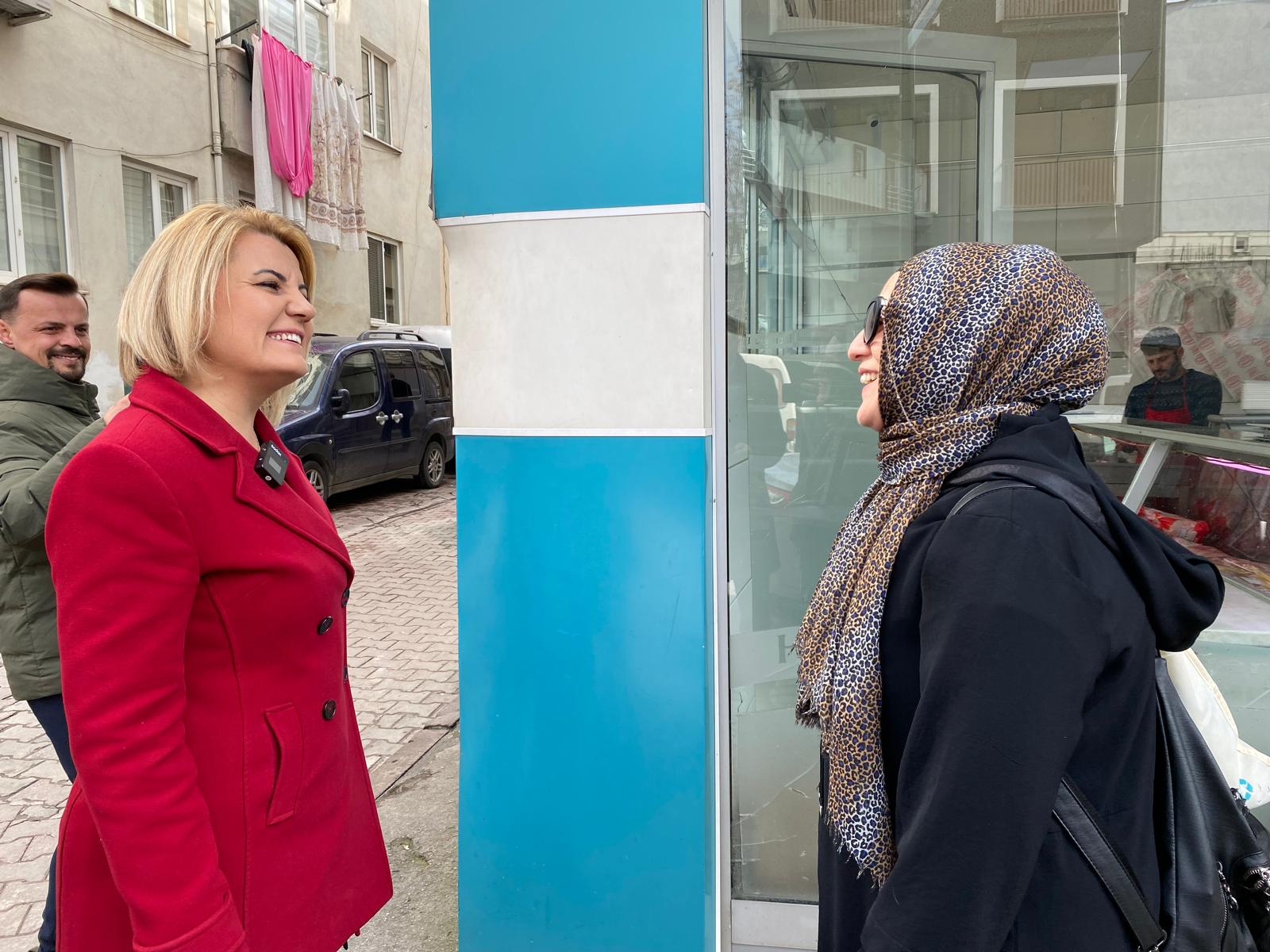 Inönü Caddesi esnafi Baskan Hürriyet'i bagrina basti (2)