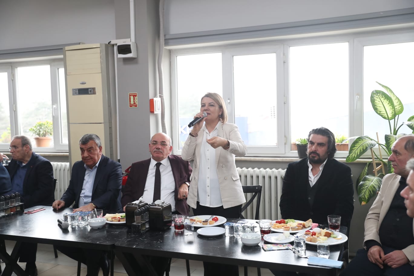 İzmit Belediye Başkanı Fatma Kaplan Hürriyet (1)