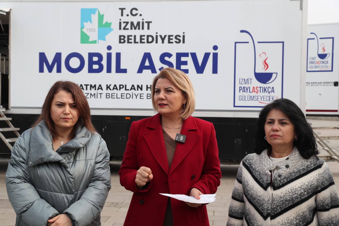 Izmit Belediye Baskani Fatma Kaplan Hürriyet ve ekibi