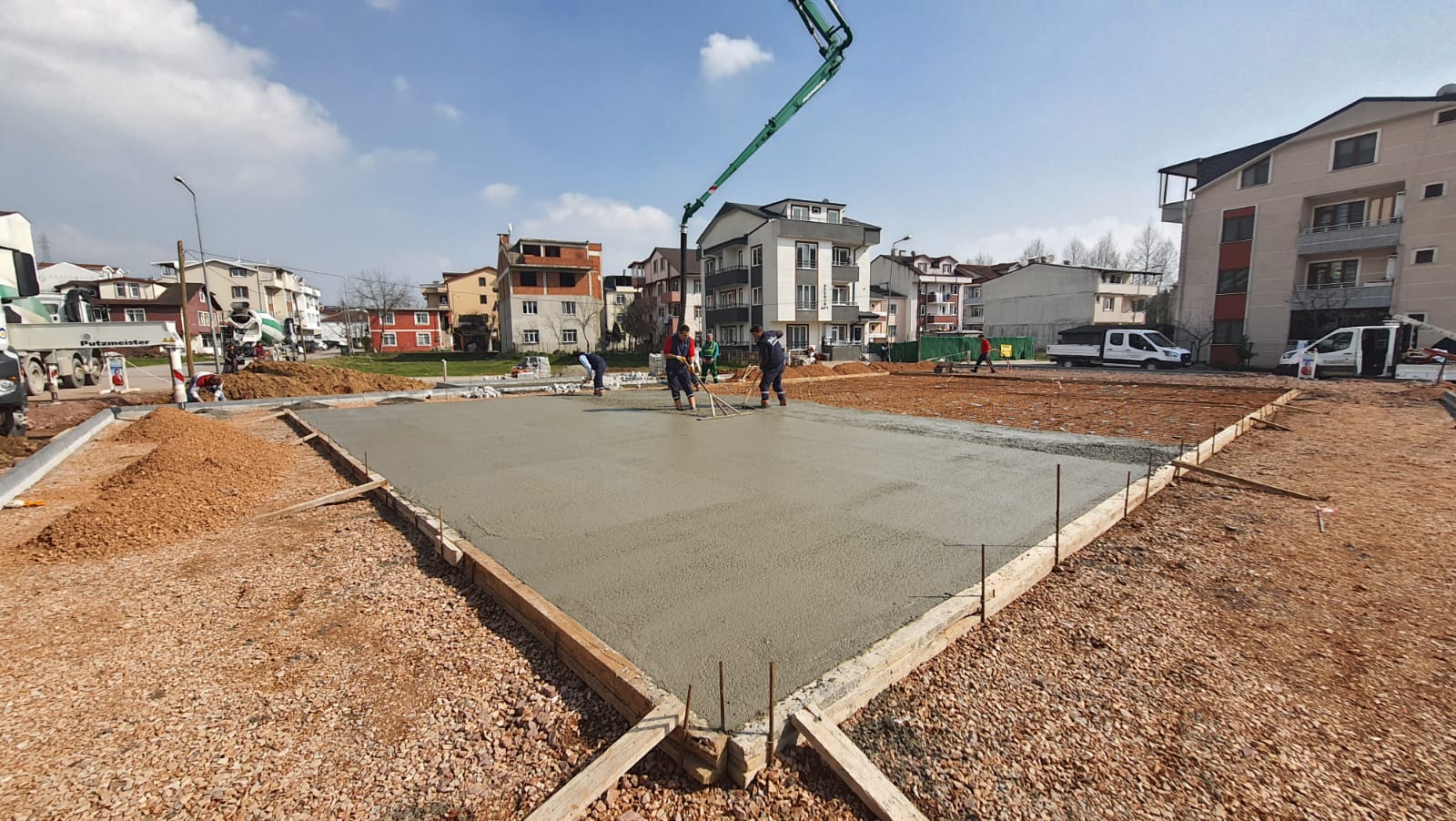 Izmit Belediyesi, Alikahya Fatih Mahallesi'ne yeni park kazandiriyor (5)