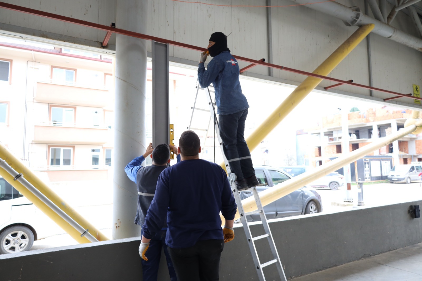İzmit Belediyesi, Alikahya Kapalı Pazarını konfora kavuşturuyor (1)