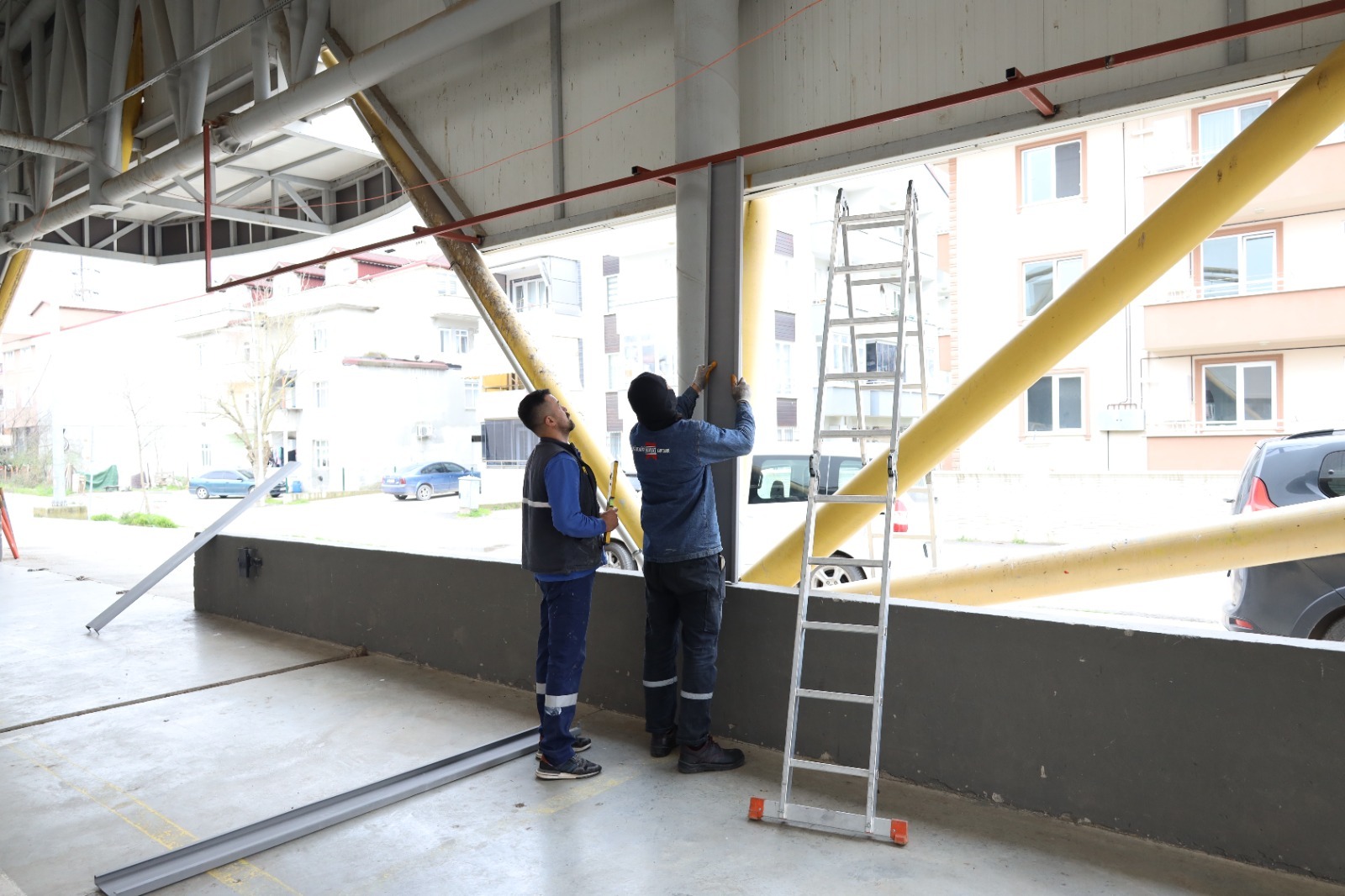 İzmit Belediyesi, Alikahya Kapalı Pazarını konfora kavuşturuyor (4)