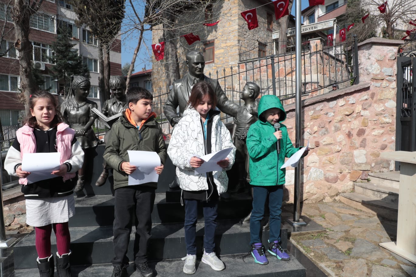 İzmit Belediyesi Çanakkale Zaferini gururla kutladı (6)