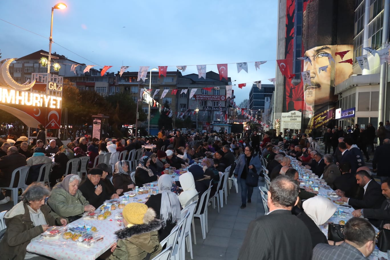 Izmit Belediyesi Halk Iftari (4)