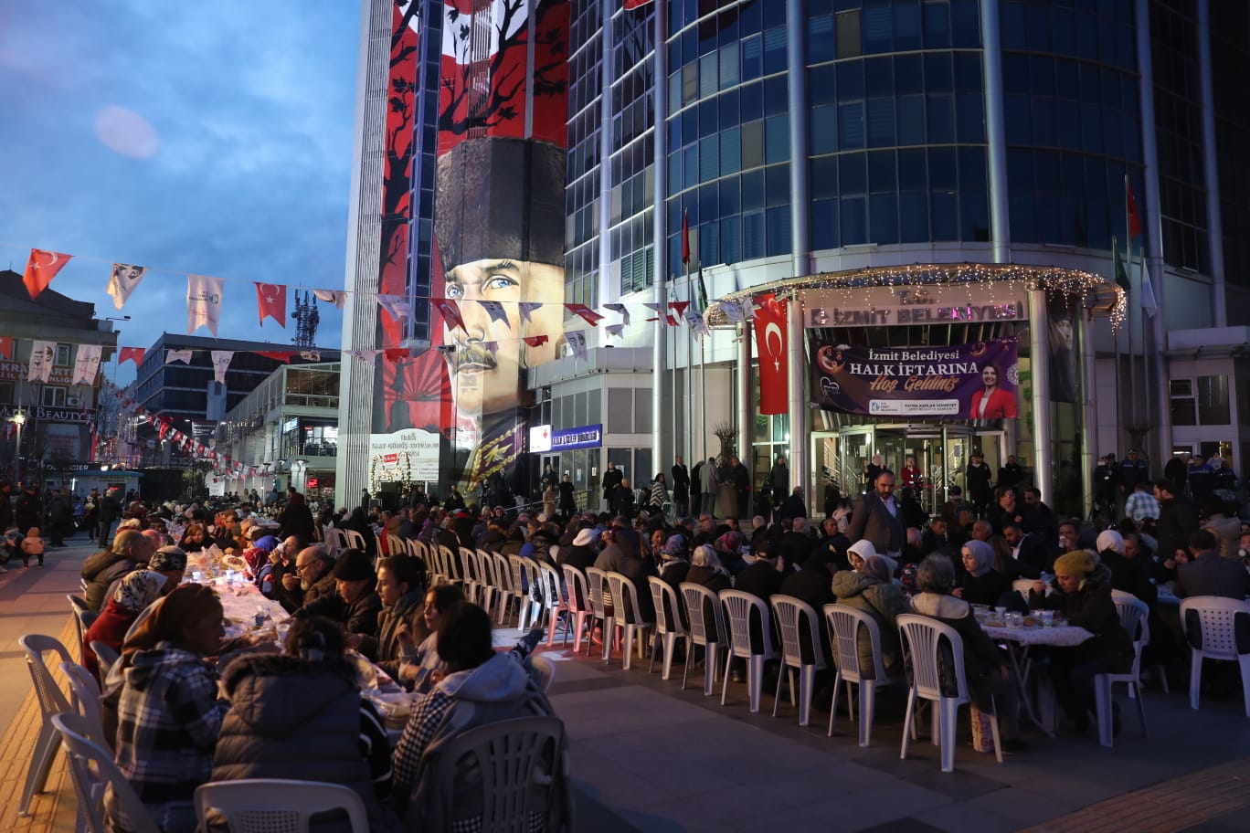 Izmit Belediyesi Halk Iftari (6)
