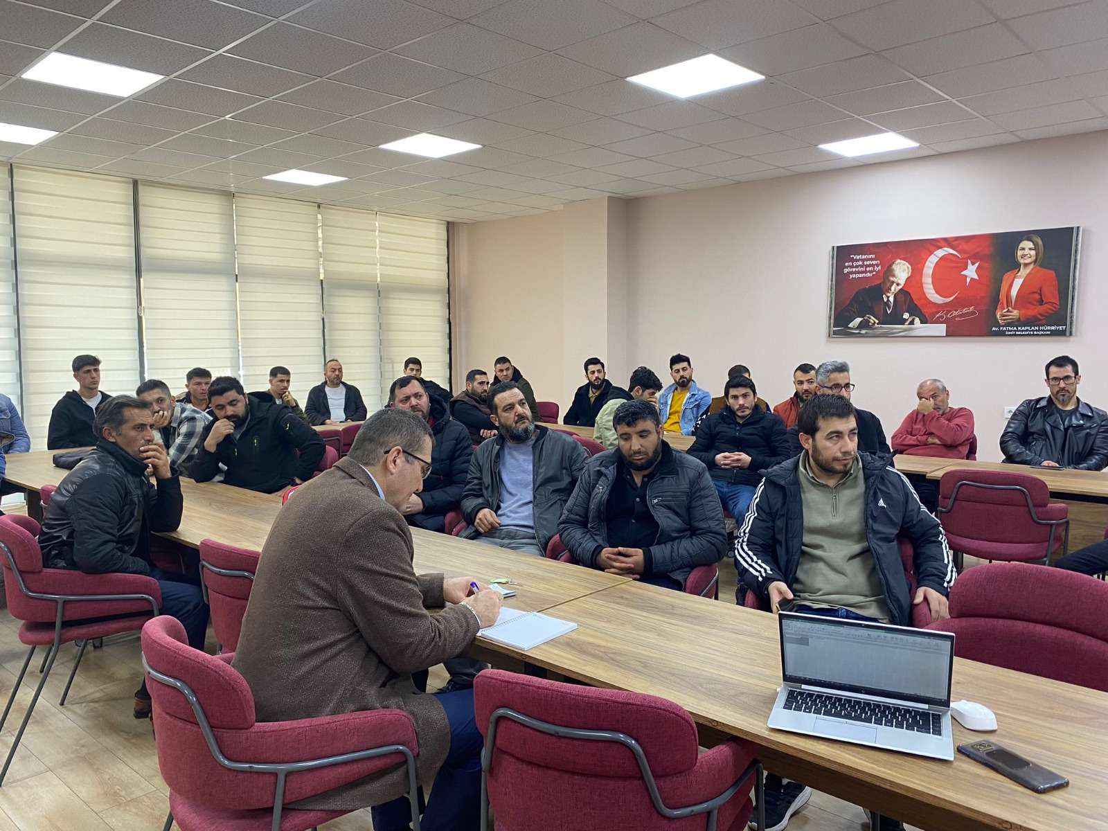 İzmit Belediyesi İstihdam Birimi iş arayan vatandaşlara iş imkanı sunmaya devam ediyor (2)