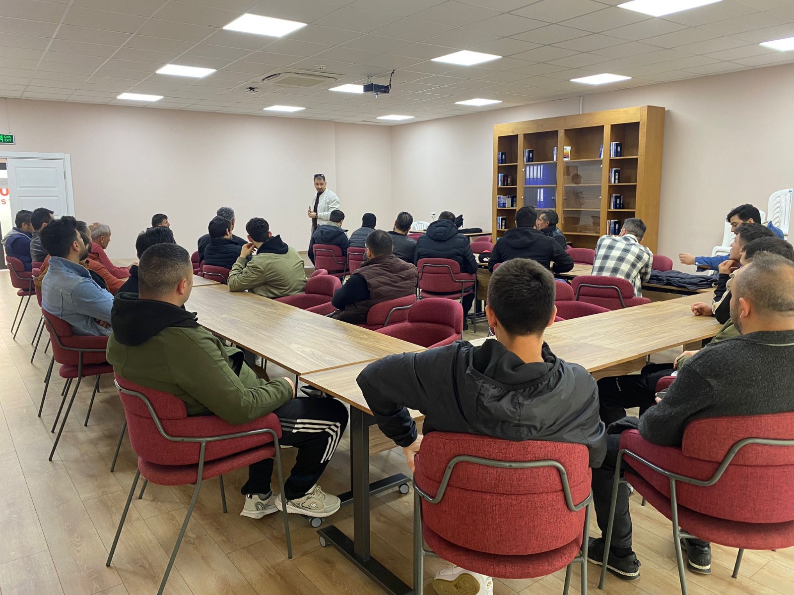 İzmit Belediyesi İstihdam Birimi iş arayan vatandaşlara iş imkanı sunmaya devam ediyor (4)