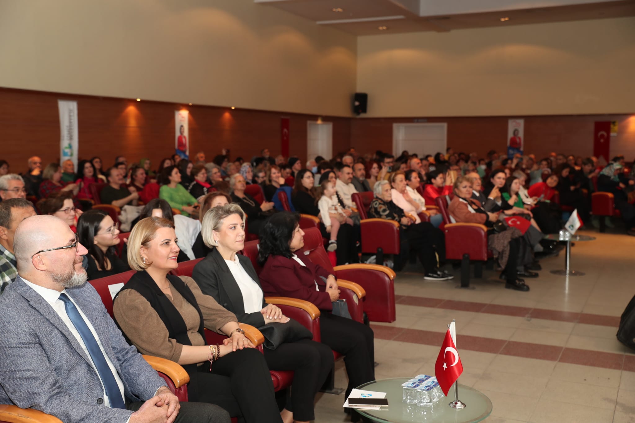 Izmit Belediyesi Türk Sanat Müzigi Korosu kulaklarin pasini sildi (4)