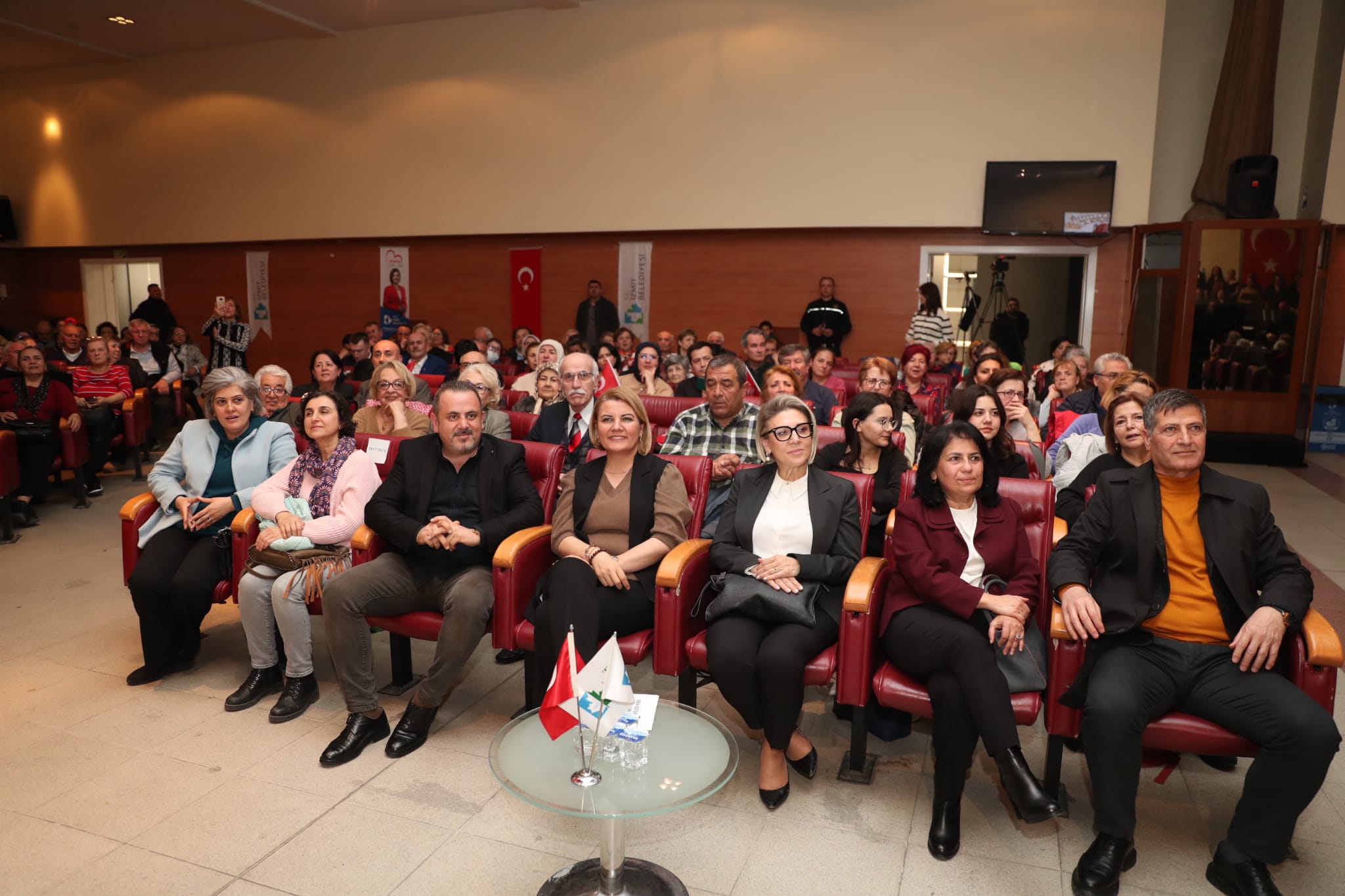 Izmit Belediyesi Türk Sanat Müzigi Korosu kulaklarin pasini sildi (6)