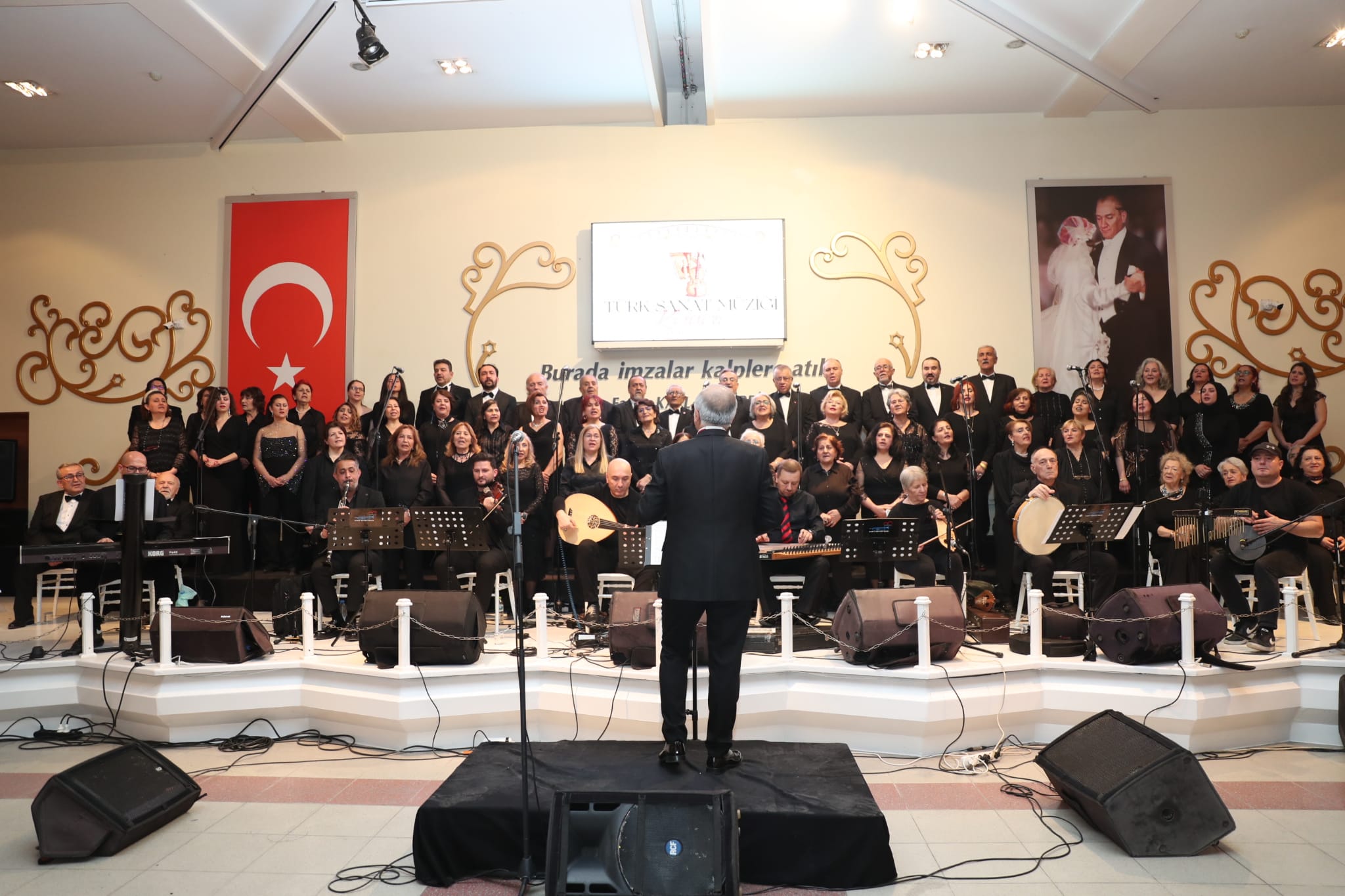 Izmit Belediyesi Türk Sanat Müzigi Korosu kulaklarin pasini sildi (8)