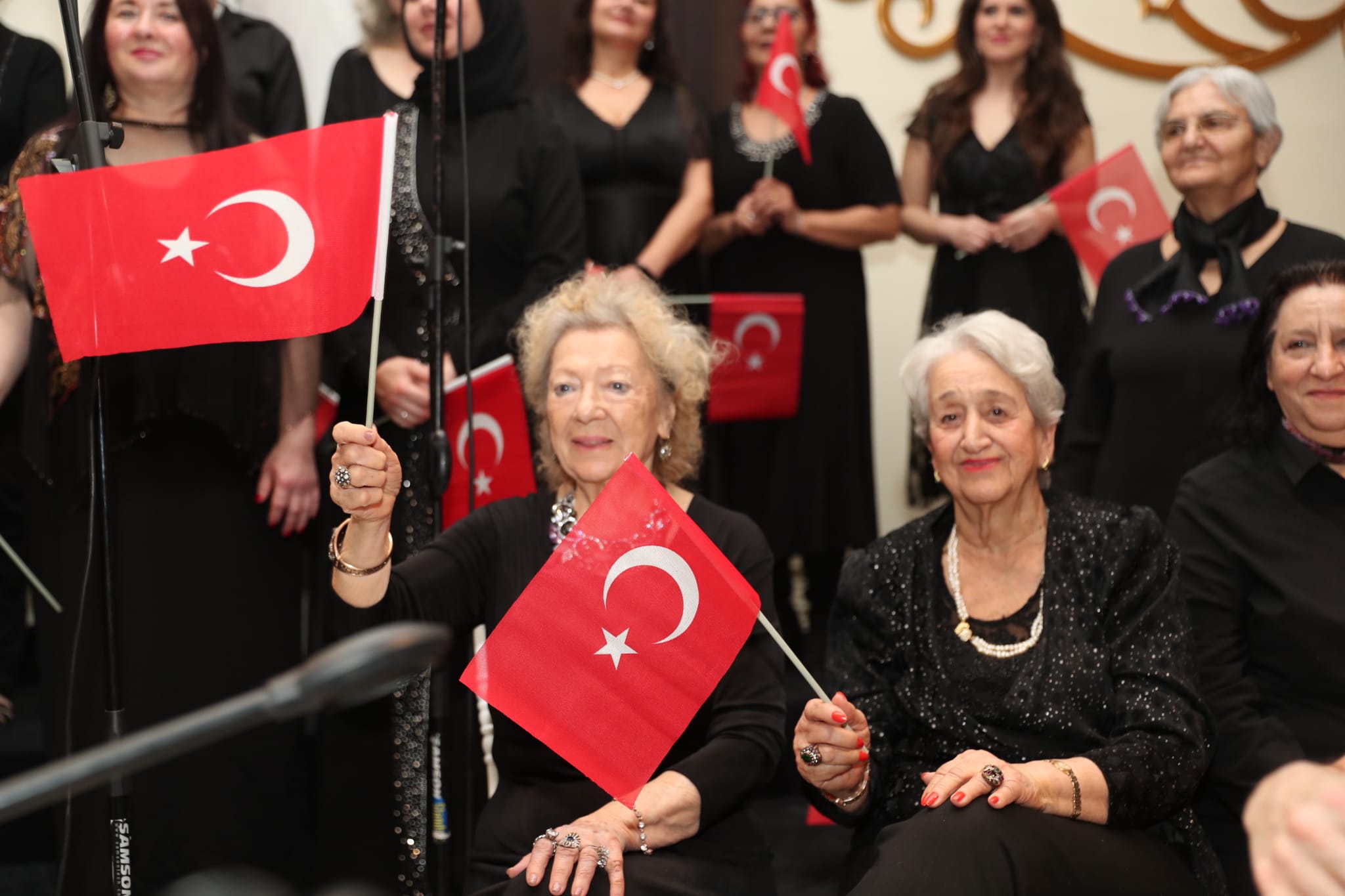 Izmit Belediyesi Türk Sanat Müzigi Korosu kulaklarin pasini sildi (9)