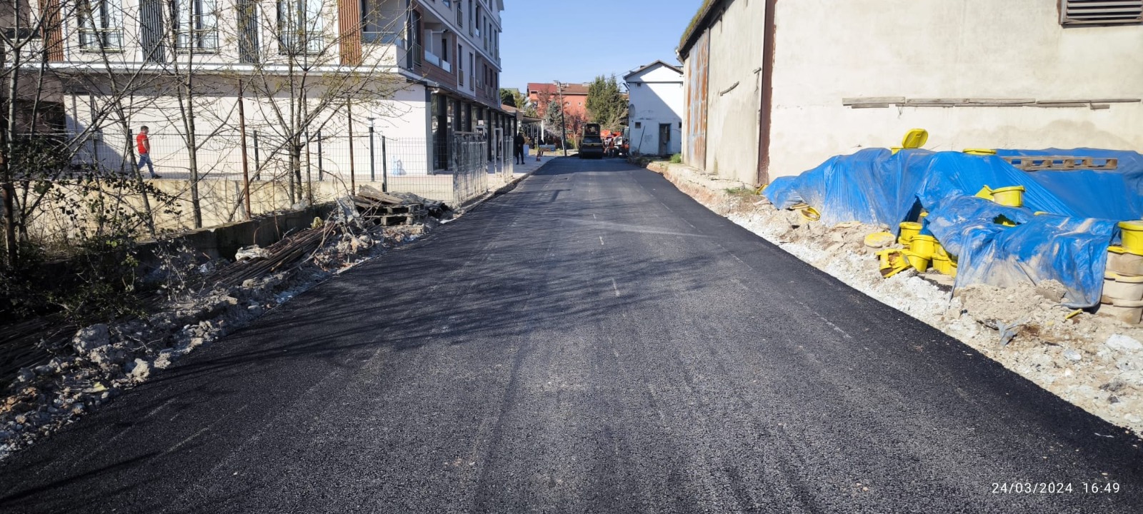 İzmit Belediyesi Yeşilova Mahallesi İlayda Sokağı bir günde asfalta kavuşturdu (4)