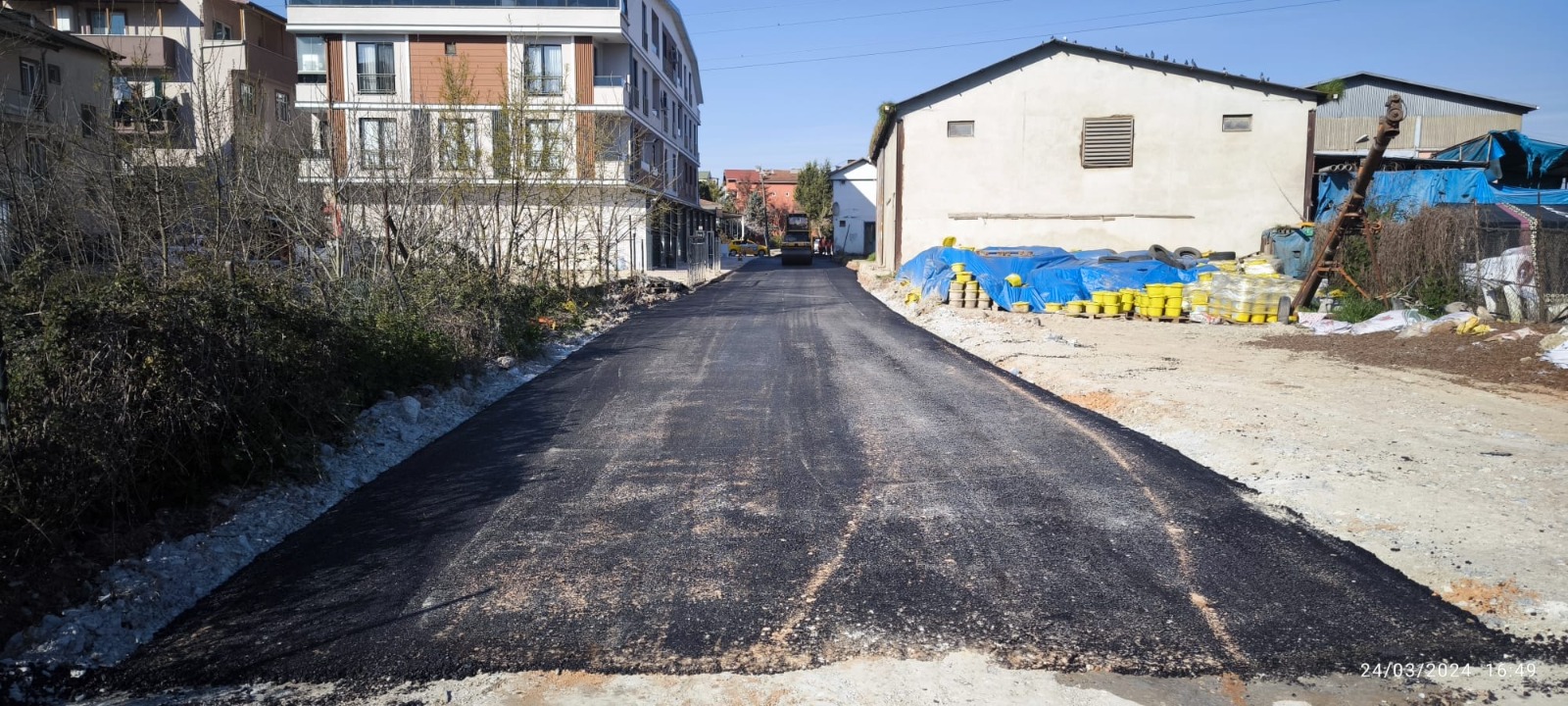 İzmit Belediyesi Yeşilova Mahallesi İlayda Sokağı bir günde asfalta kavuşturdu (5)