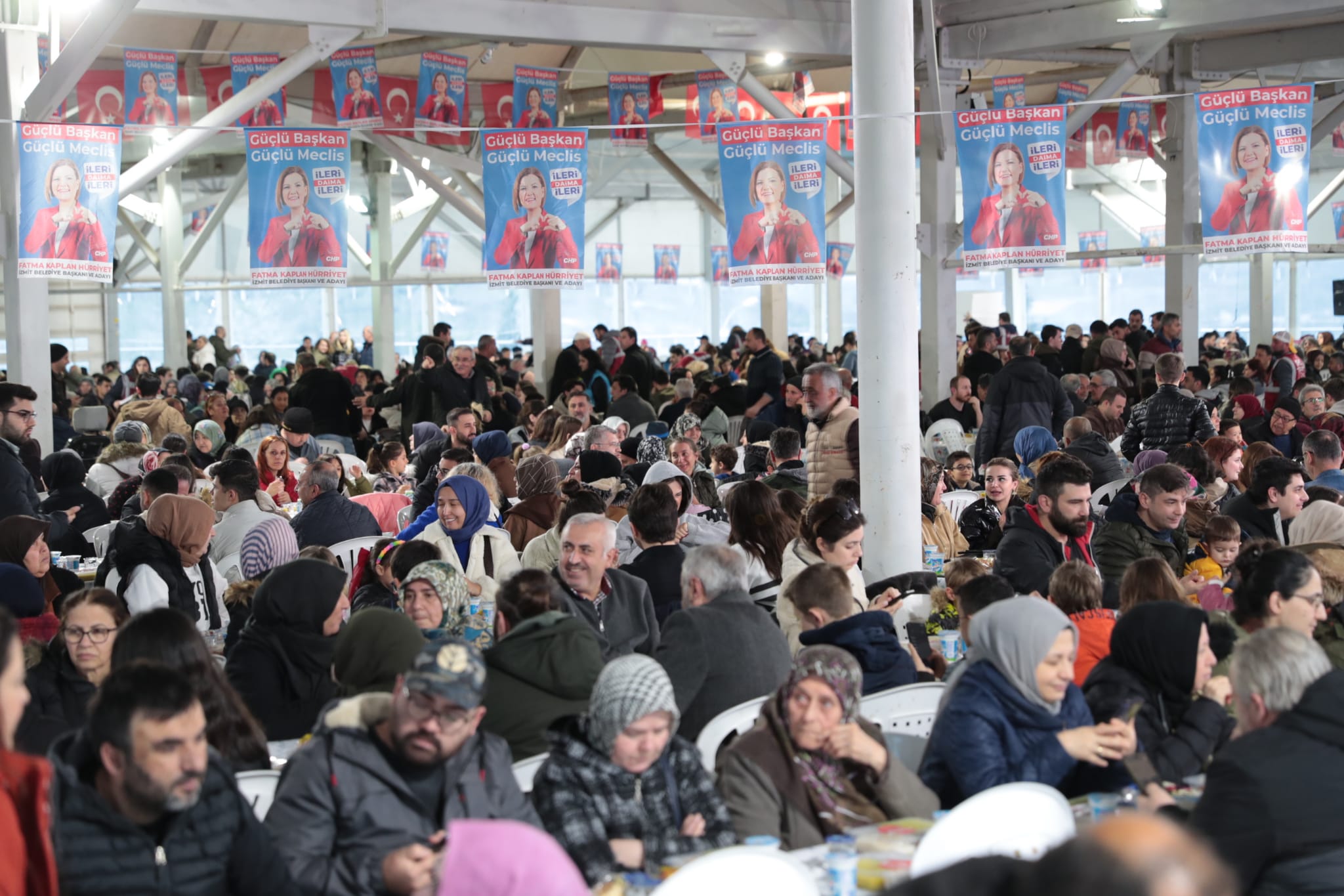 İzmit Belediyesi halk iftarları Ayazma Mahallesinde devam etti (1)
