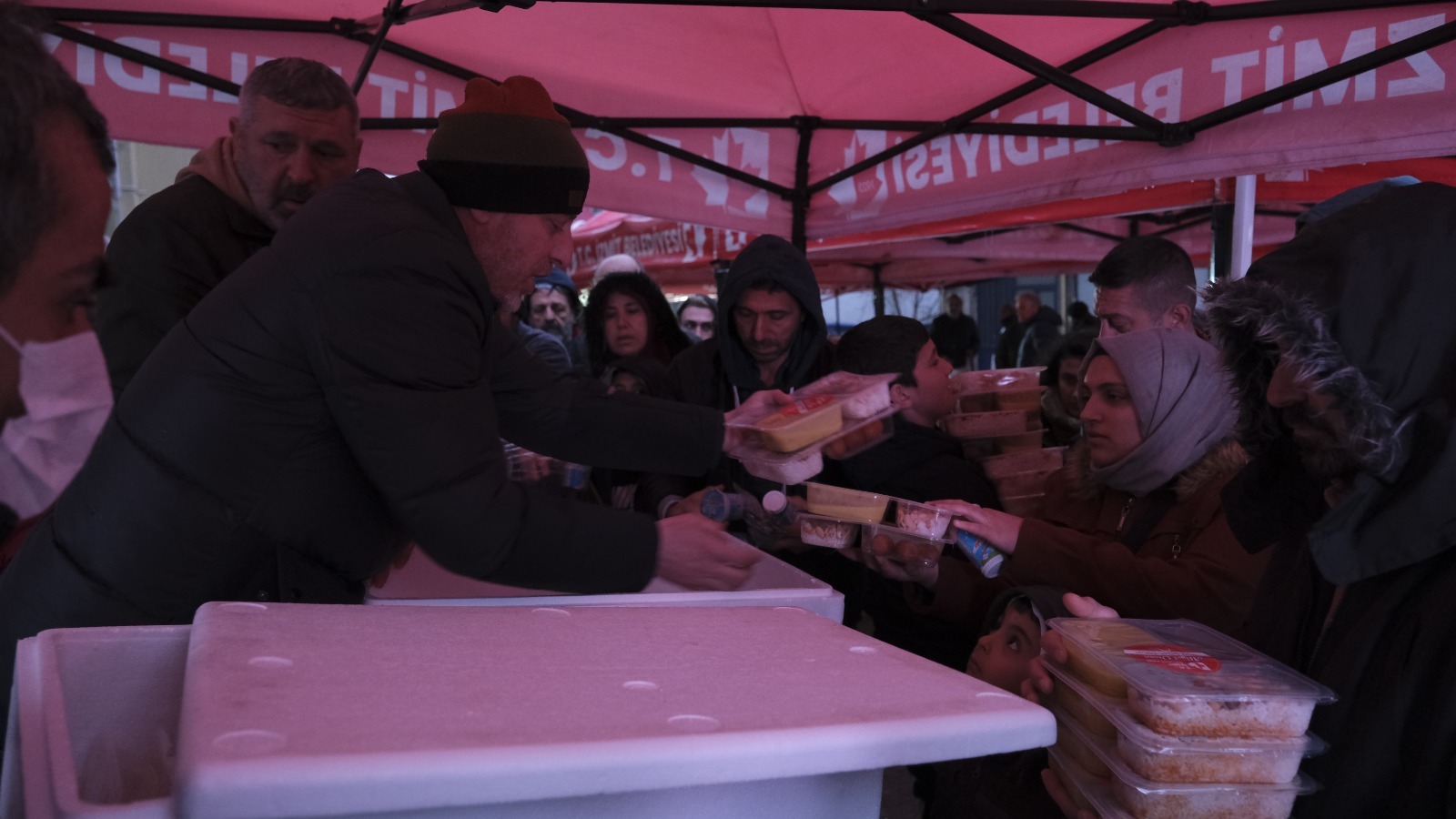 Izmit Belediyesinin halk iftari Kadiköy Mahallesinde devam etti (2)