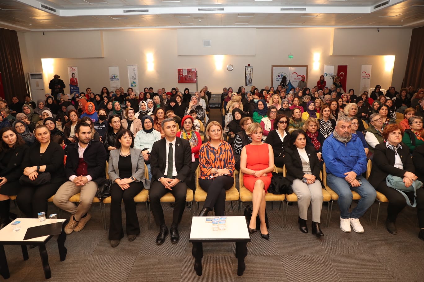 Kadinlar gününde `Yapabilirsin' belgeseli Izmitliler ile bulustu (11)
