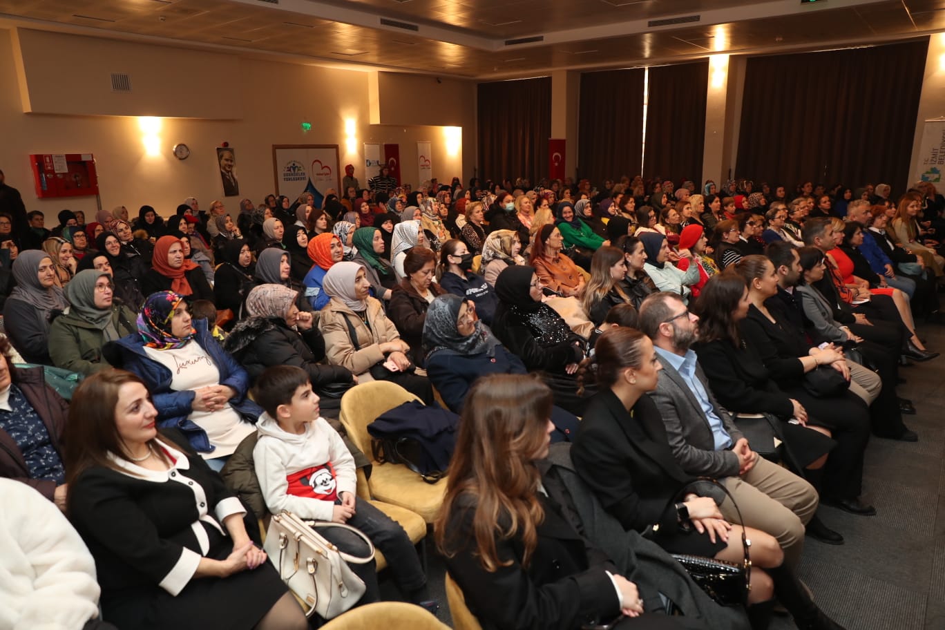 Kadinlar gününde `Yapabilirsin' belgeseli Izmitliler ile bulustu (8)