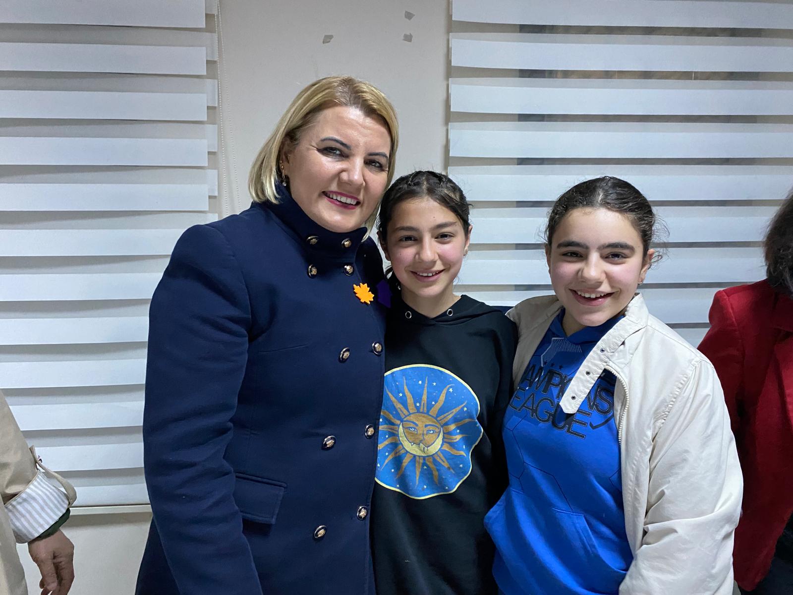 Topçular Mahallesi sakinlerinden Hürriyet’e doğum günü sürprizi (4)