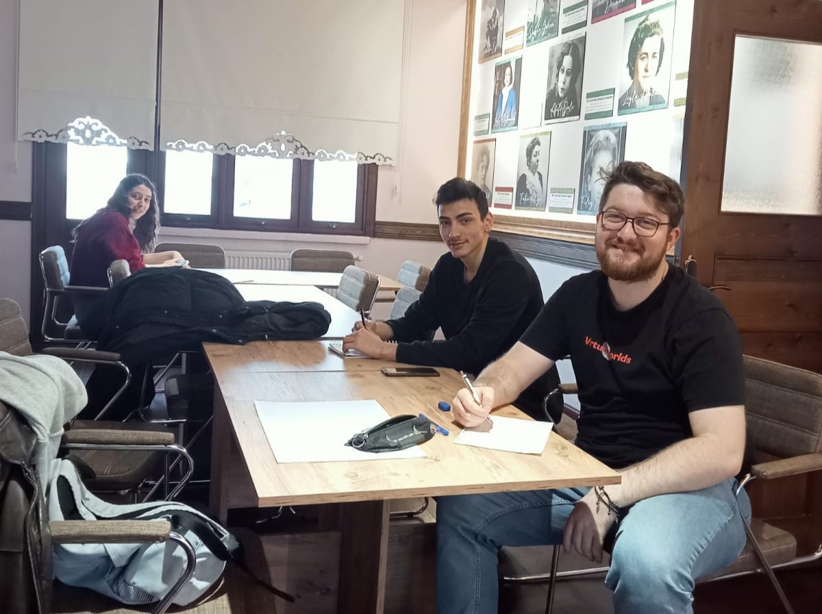 Zübeyde Hanım Konağı Kadın Yaşam Merkezi öğrencilere ilham kaynağı oluyor (2)