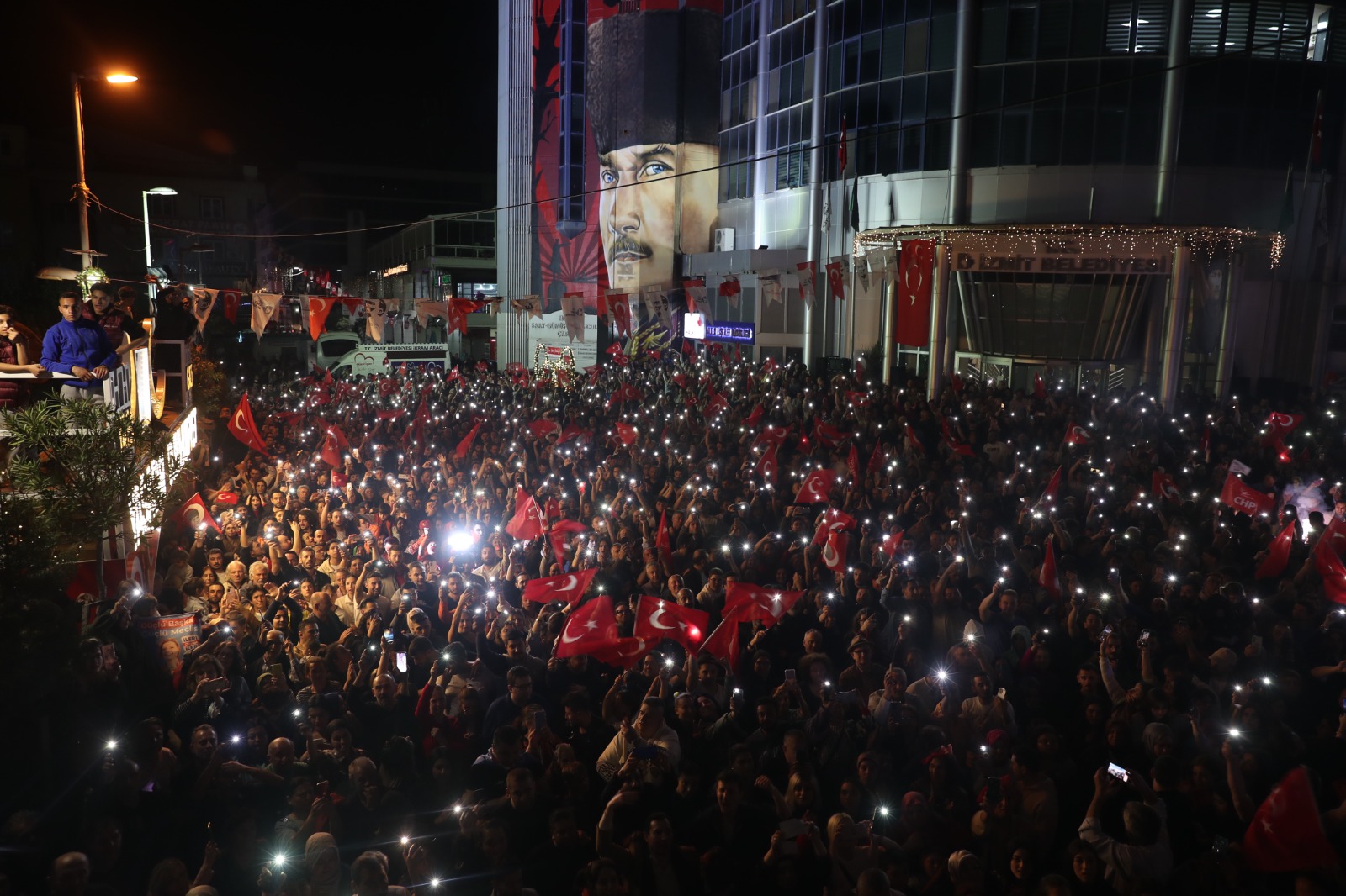 Başkan Hürriyet 400 bin İzmitlinin başkanıyım (21)
