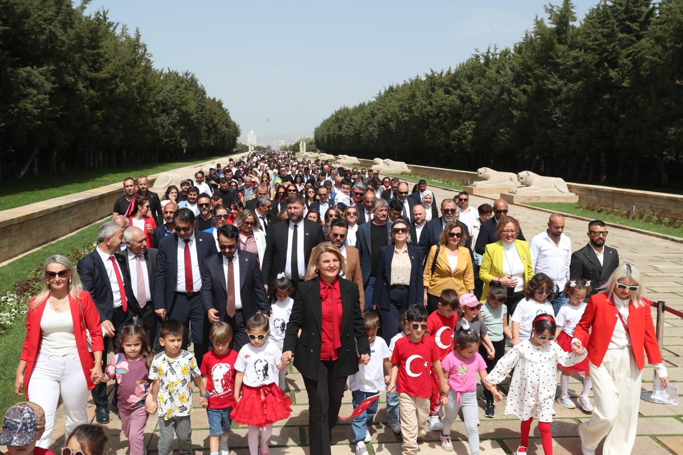 Başkan Hürriyet, Ata’nın huzuruna çıktı (2)
