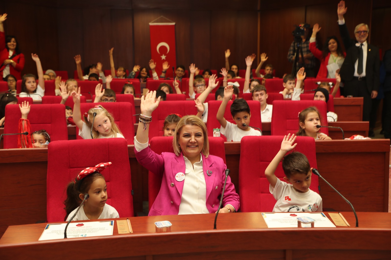 Başkan Hürriyet Çocuk Meclisini takip etti (1)